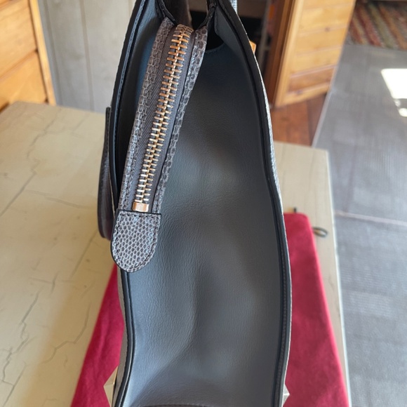 Valentino Garavani Rockstud Tote - Picture 6 of 8